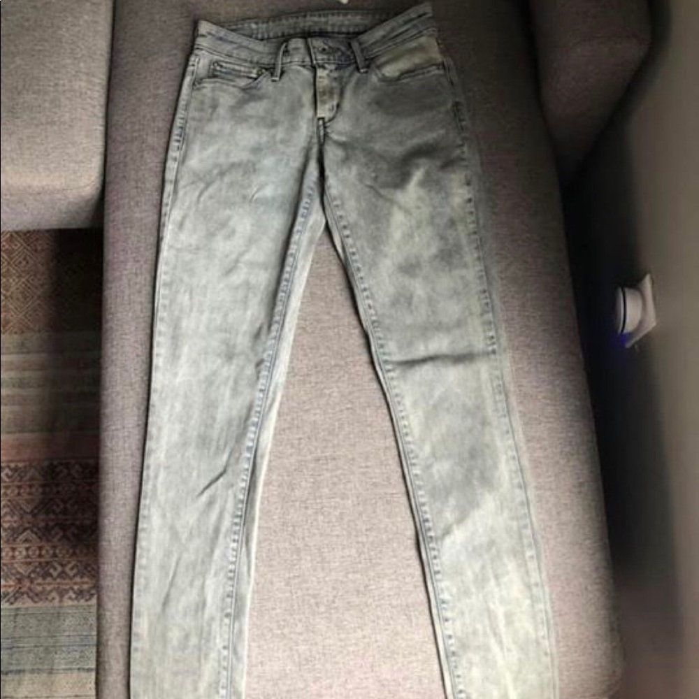 Levi’s Faded Wash size 24